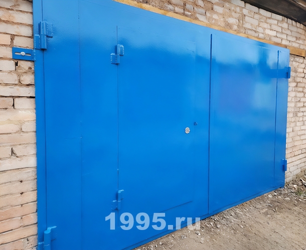 Ворота с синей окраской Ворота с синей окраской